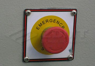 急停開(kāi)關(guān)1.jpg 急停開(kāi)關(guān)1.jpg